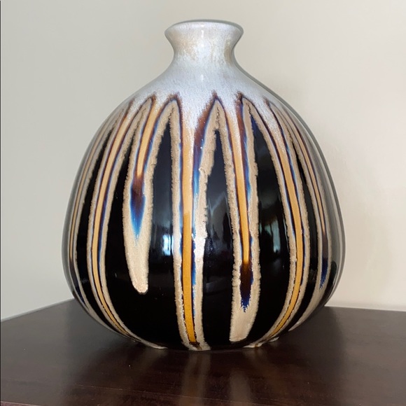 Ceramic Vase - Picture 2 of 3